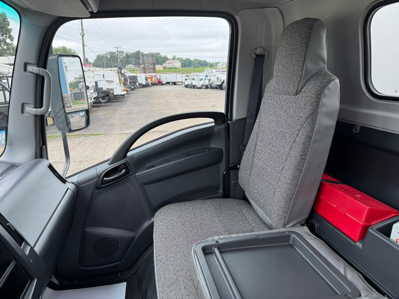 Chevrolet 5500 XG LCF Gas 2WD Reg Cab 176" 2025