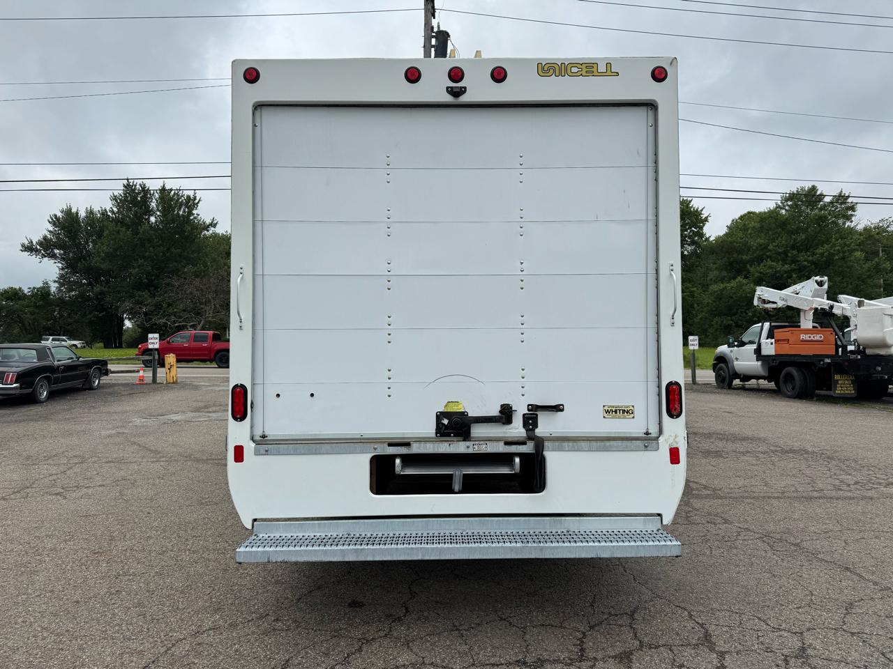 Chevrolet Express Commercial Cutaway 3500 Van 177" 2023