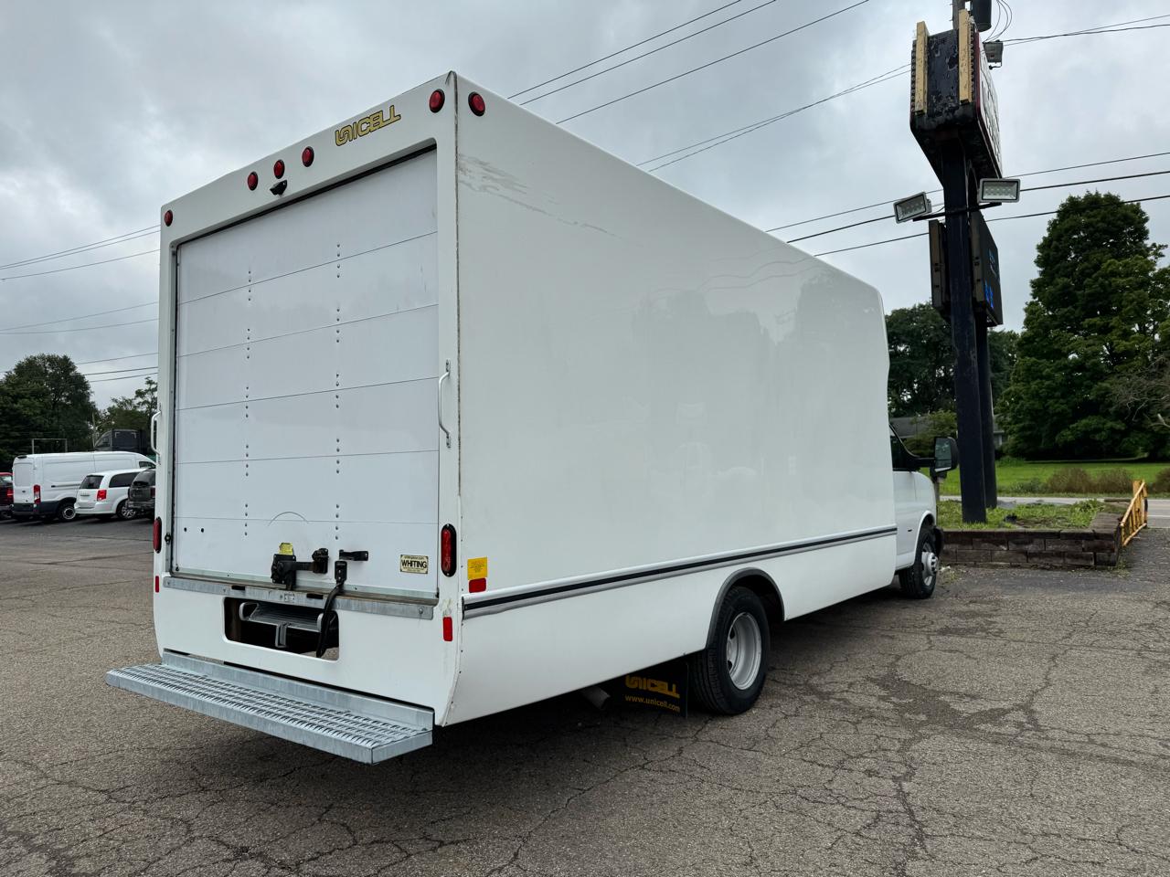 Chevrolet Express Commercial Cutaway 3500 Van 177" 2023