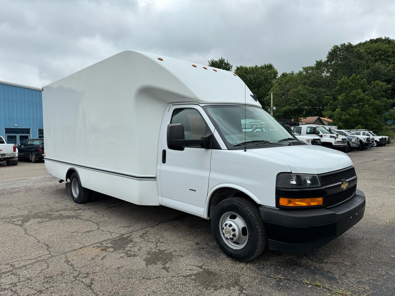 Chevrolet Express Commercial Cutaway 3500 Van 177" 2023