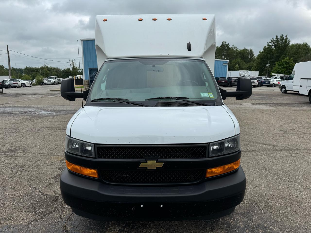 Chevrolet Express Commercial Cutaway 3500 Van 177" 2023