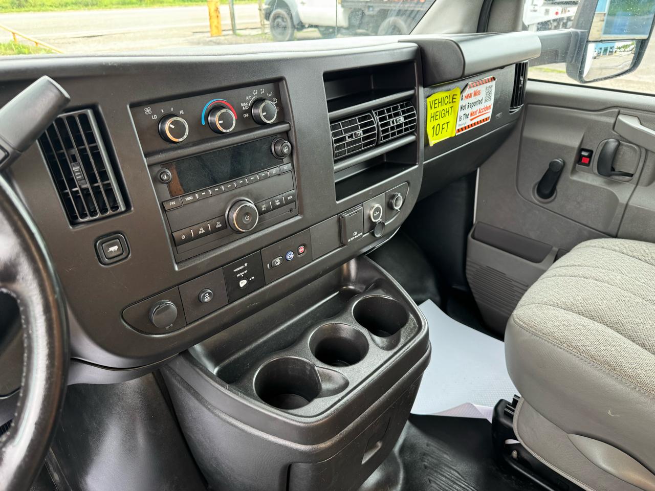 Chevrolet Express Commercial Cutaway 3500 Van 177" 2023