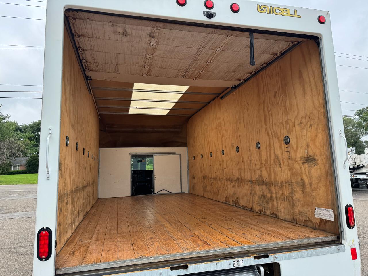 Chevrolet Express Commercial Cutaway 3500 Van 177" 2023
