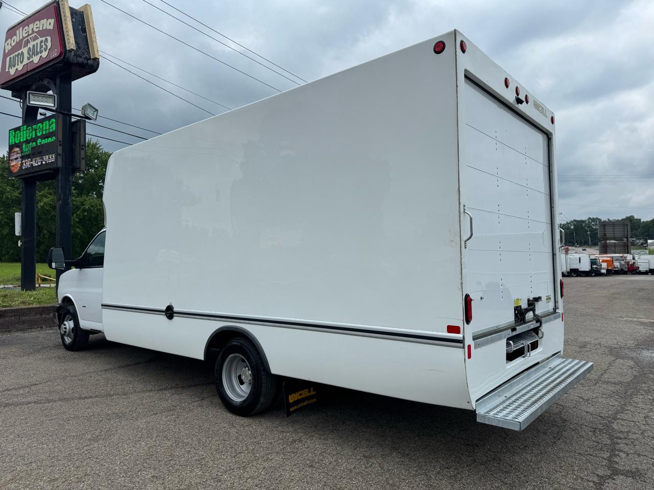 Chevrolet Express Commercial Cutaway 3500 Van 177" 2024
