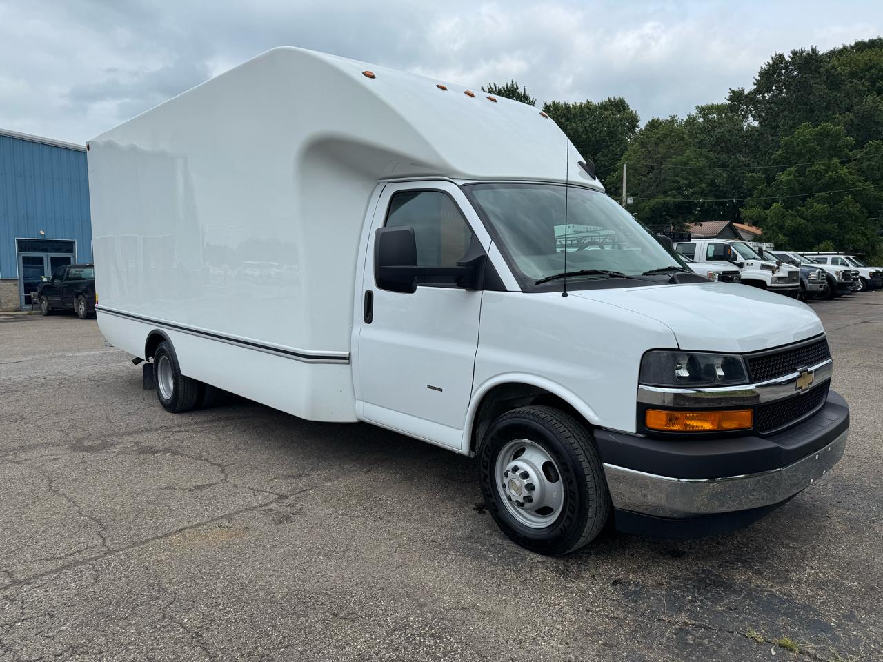 Chevrolet Express Commercial Cutaway 3500 Van 177" 2024