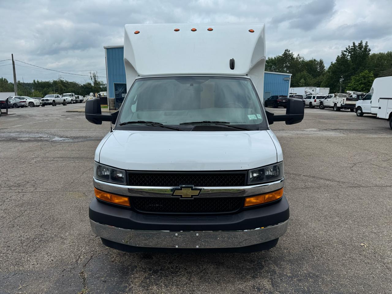 Chevrolet Express Commercial Cutaway 3500 Van 177" 2024