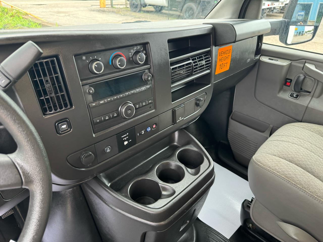 Chevrolet Express Commercial Cutaway 3500 Van 177" 2024