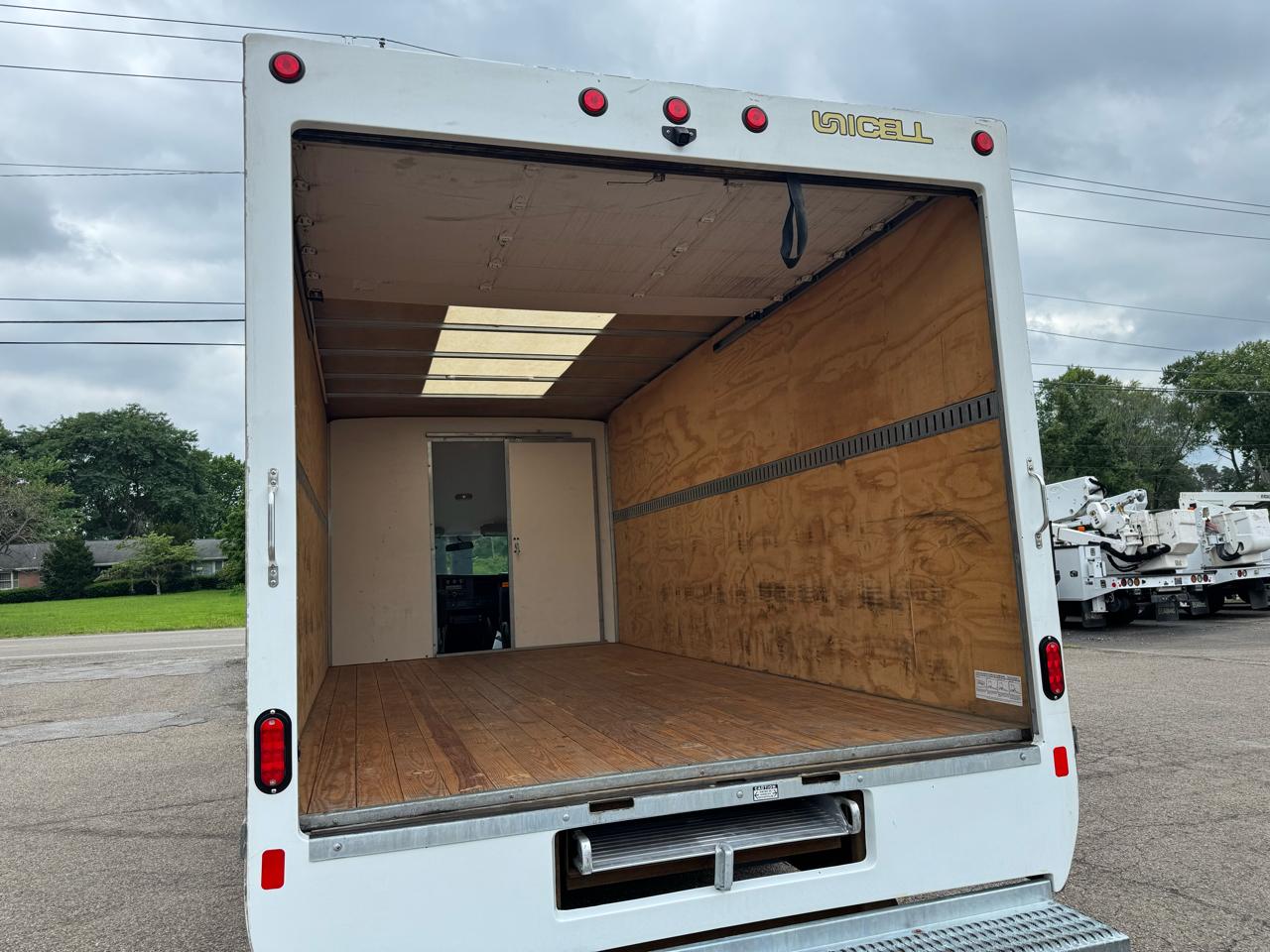 Chevrolet Express Commercial Cutaway 3500 Van 177" 2024