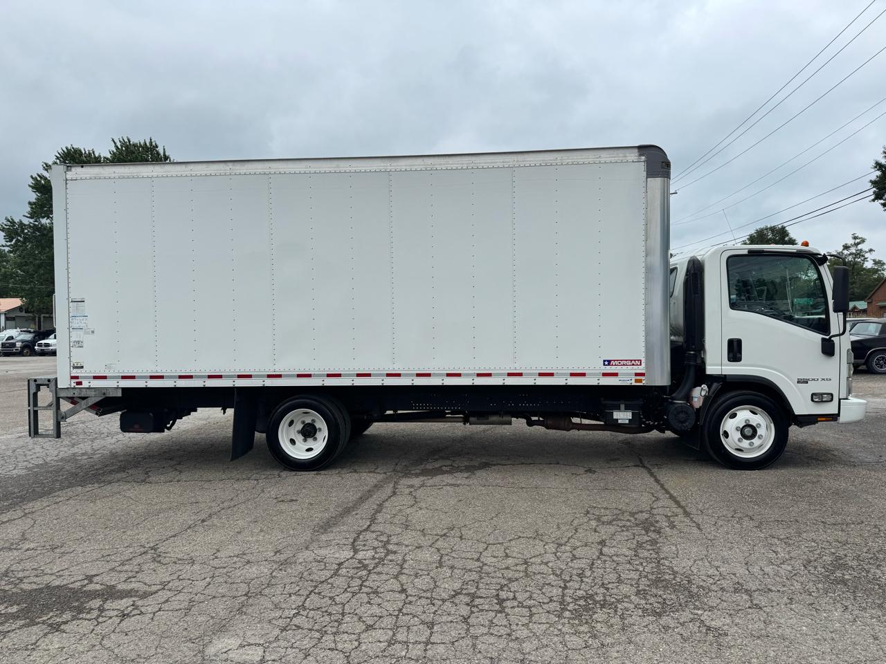 Chevrolet 5500 XG LCF Gas 2WD Reg Cab 176" 2025