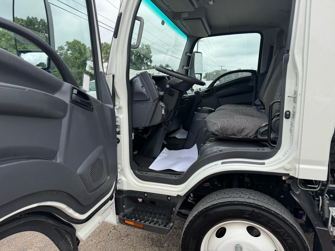 Chevrolet 5500 XG LCF Gas 2WD Reg Cab 176" 2025