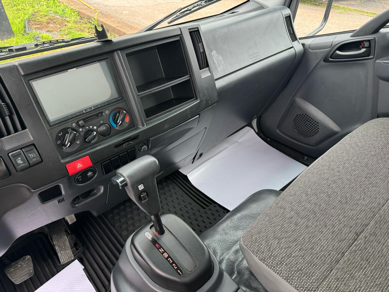 Chevrolet 5500 XG LCF Gas 2WD Reg Cab 176" 2025