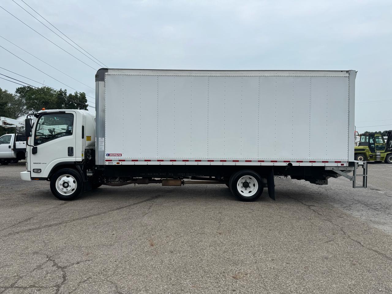 Chevrolet 5500 XG LCF Gas 2WD Reg Cab 176" 2025