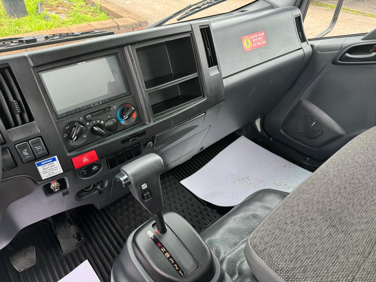 Chevrolet 5500 XG LCF Gas 2WD Reg Cab 176" 2025