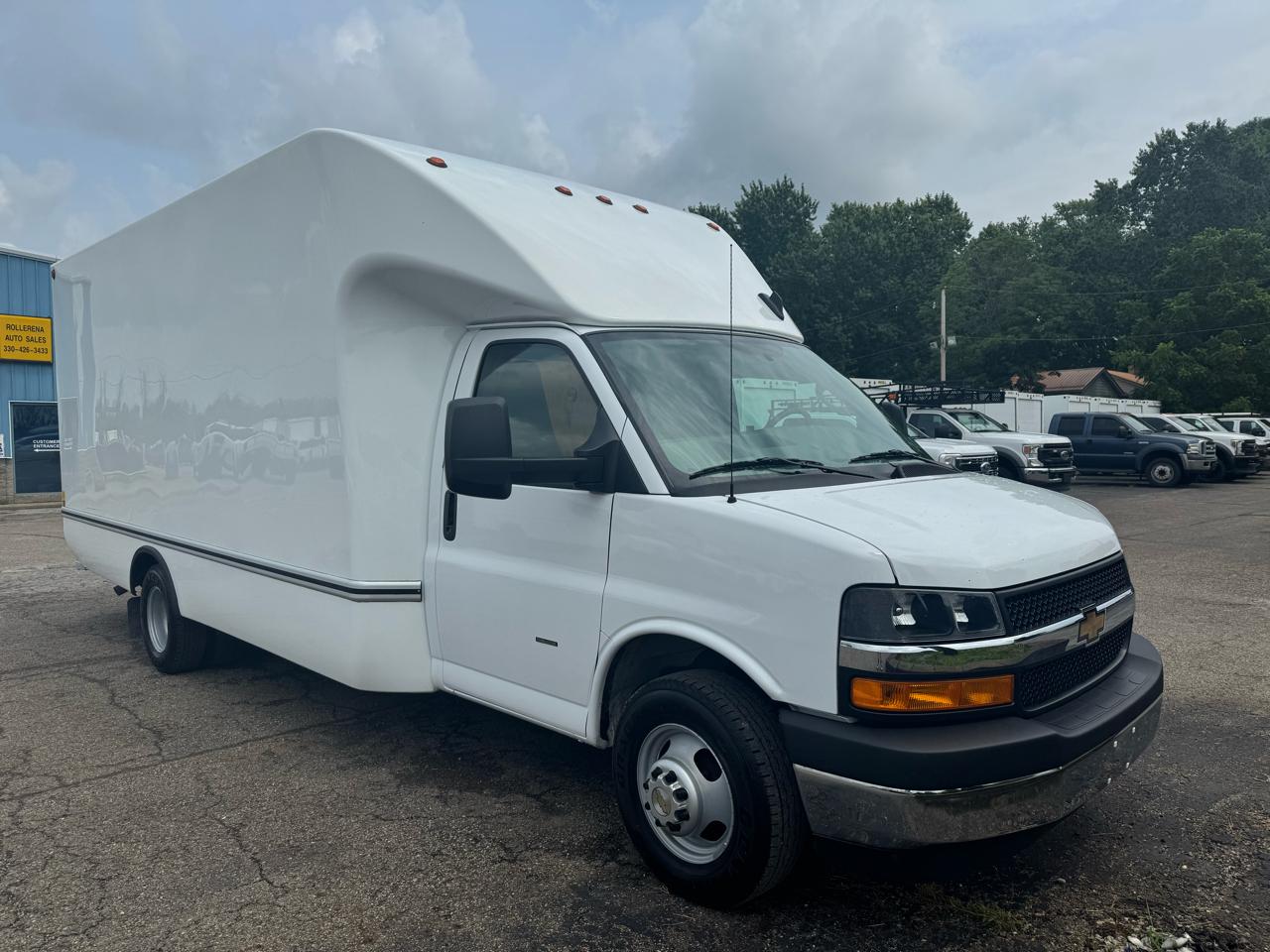 Chevrolet Express Commercial Cutaway 3500 Van 177" 2025