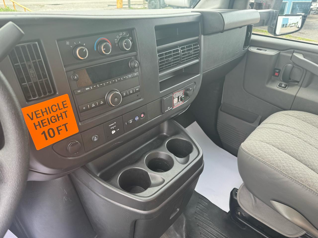 Chevrolet Express Commercial Cutaway 3500 Van 177" 2025