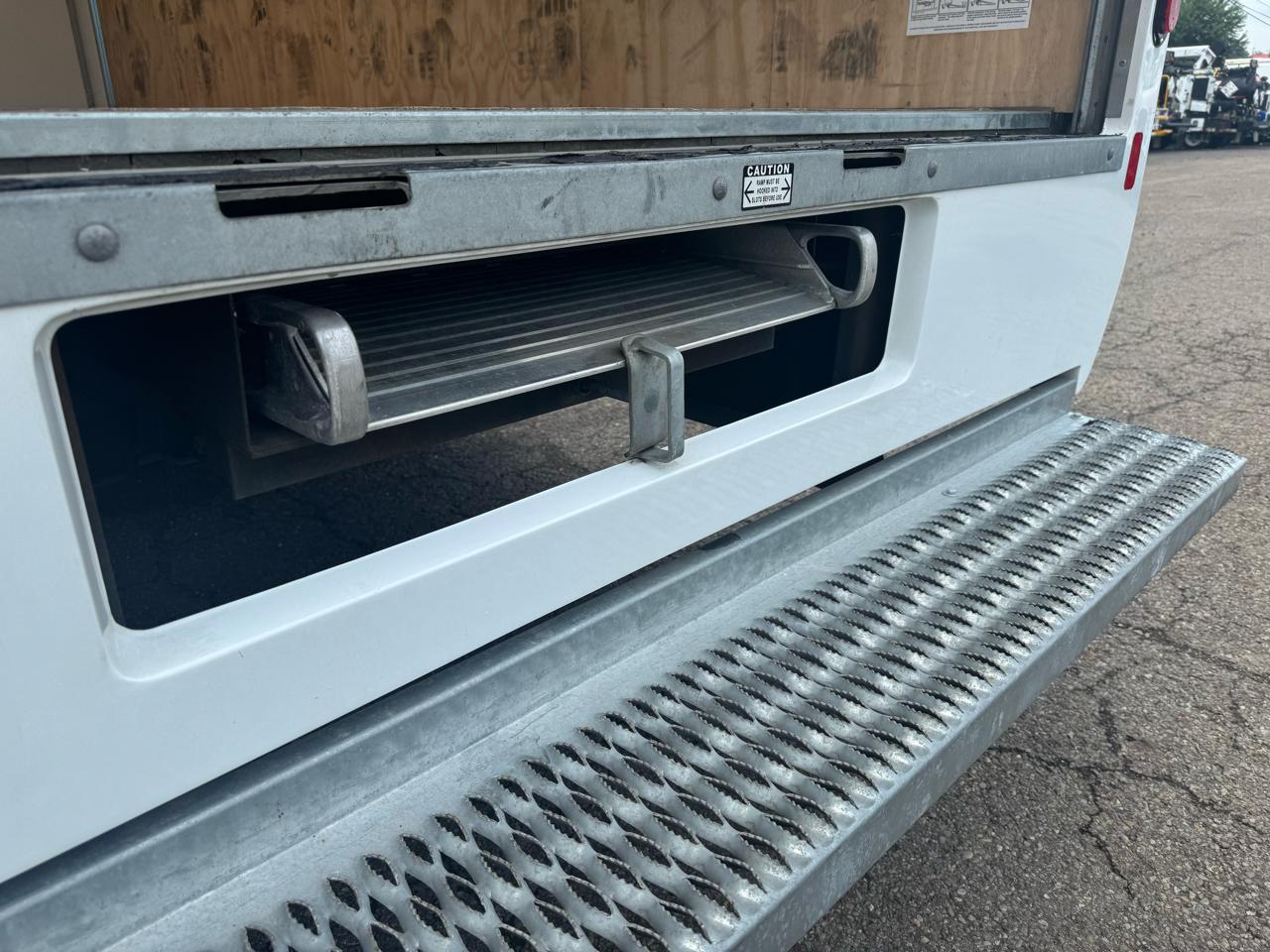 Chevrolet Express Commercial Cutaway 3500 Van 177" 2025