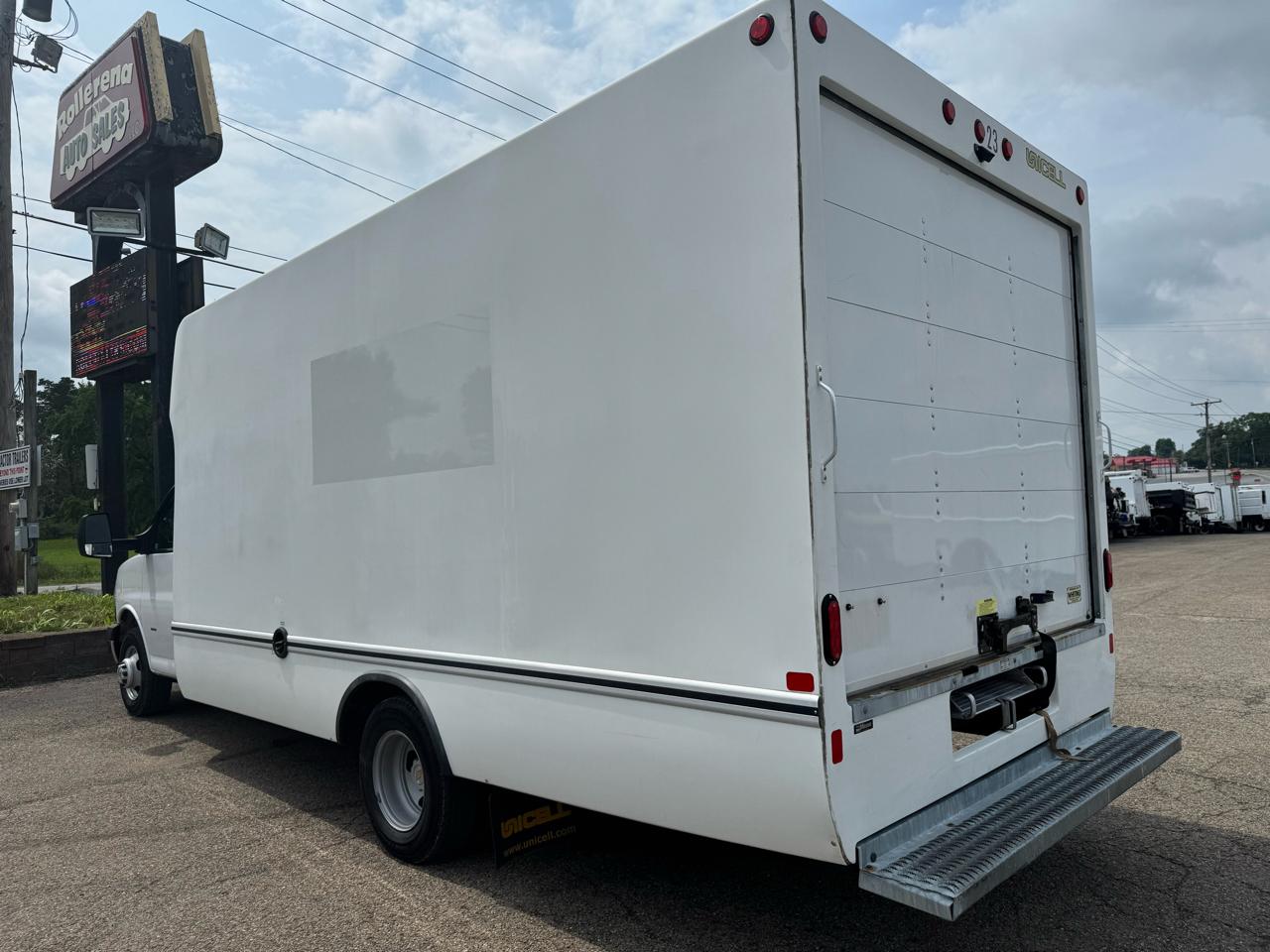 Chevrolet Express Commercial Cutaway 3500 Van 177" 2023