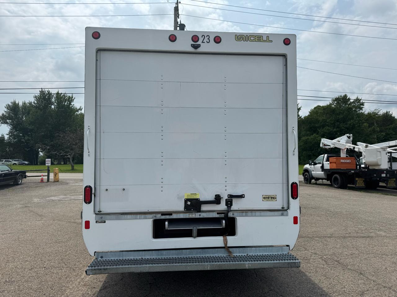 Chevrolet Express Commercial Cutaway 3500 Van 177" 2023