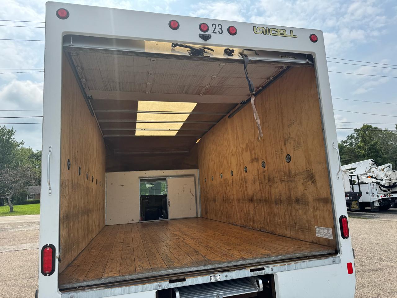 Chevrolet Express Commercial Cutaway 3500 Van 177" 2023