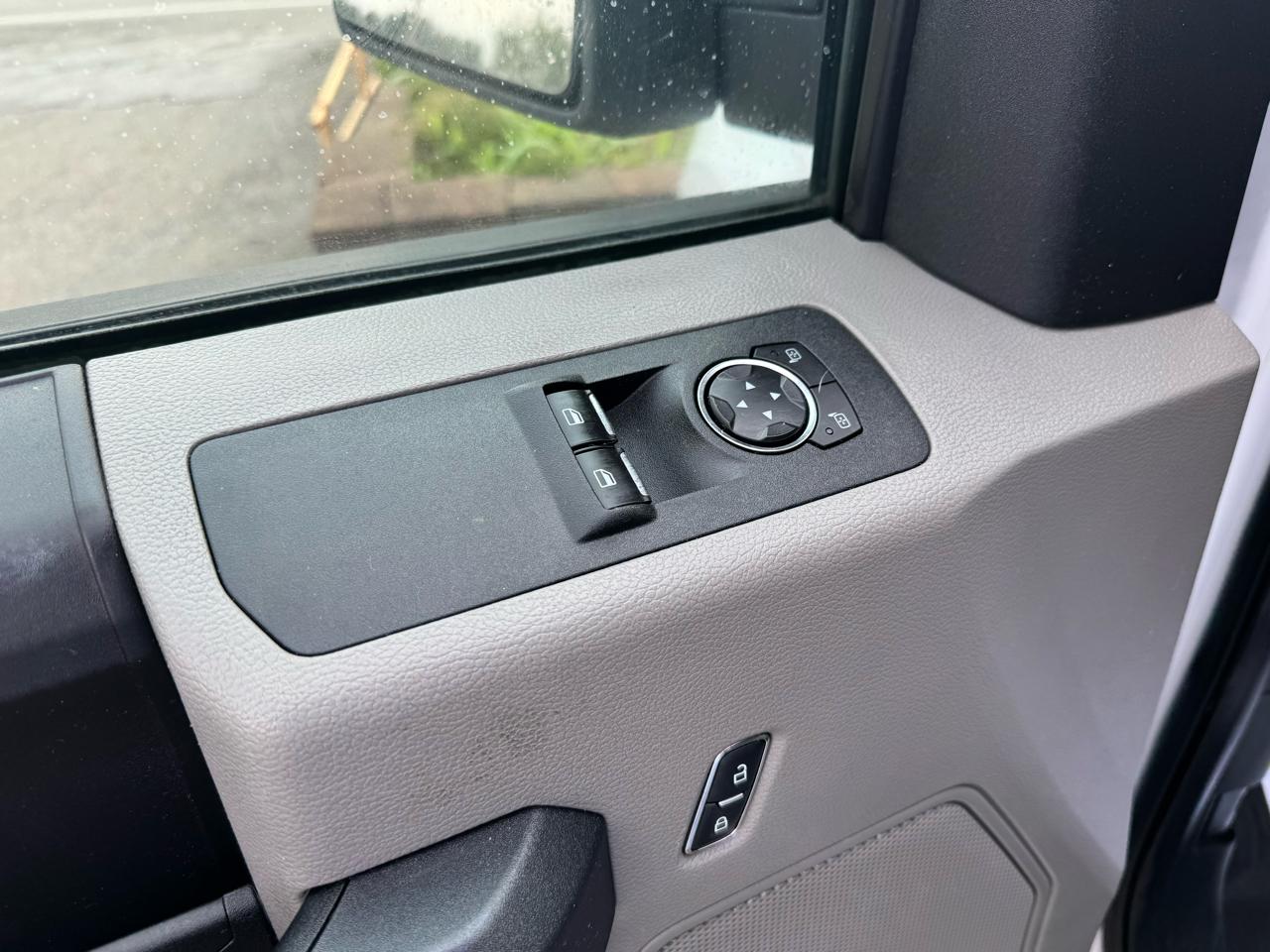 Ford F-150 XLT 2WD Reg Cab 8' Box 2018