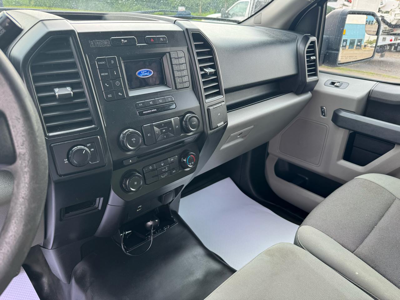 Ford F-150 XLT 2WD Reg Cab 8' Box 2018