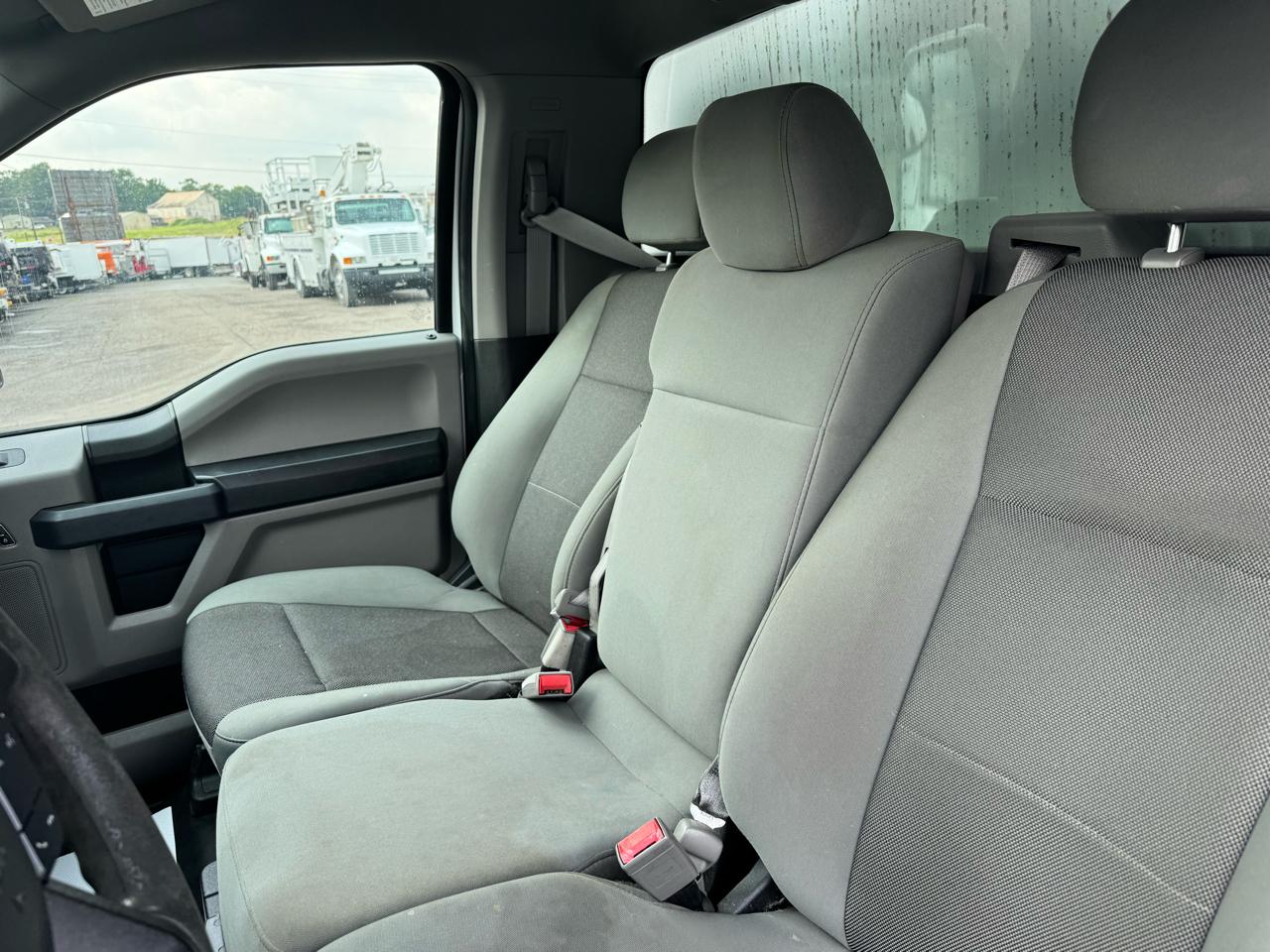 Ford F-150 XLT 2WD Reg Cab 8' Box 2018