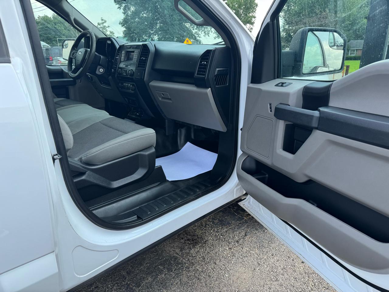 Ford F-150 XLT 2WD Reg Cab 8' Box 2018