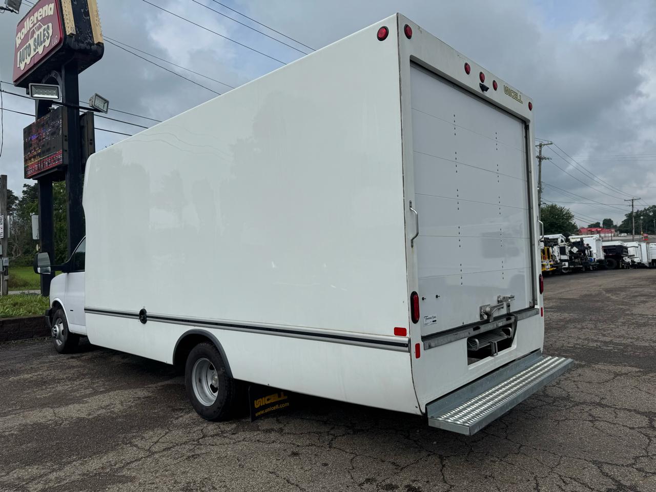 Chevrolet Express Commercial Cutaway 3500 Van 177" 2023