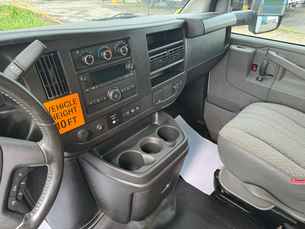 Chevrolet Express Commercial Cutaway 3500 Van 177" 2023