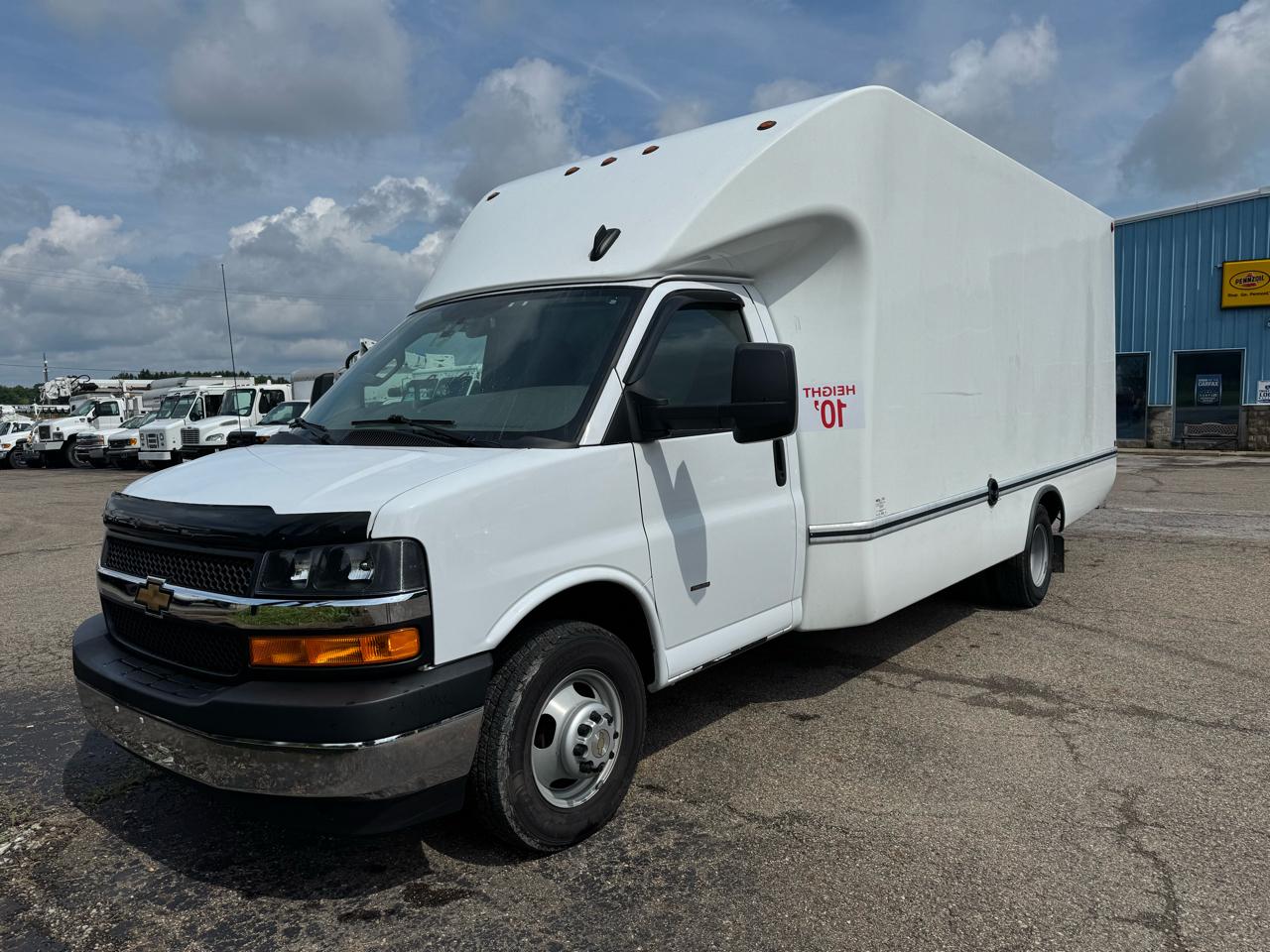Chevrolet Express Commercial Cutaway 3500 Van 177" 2024