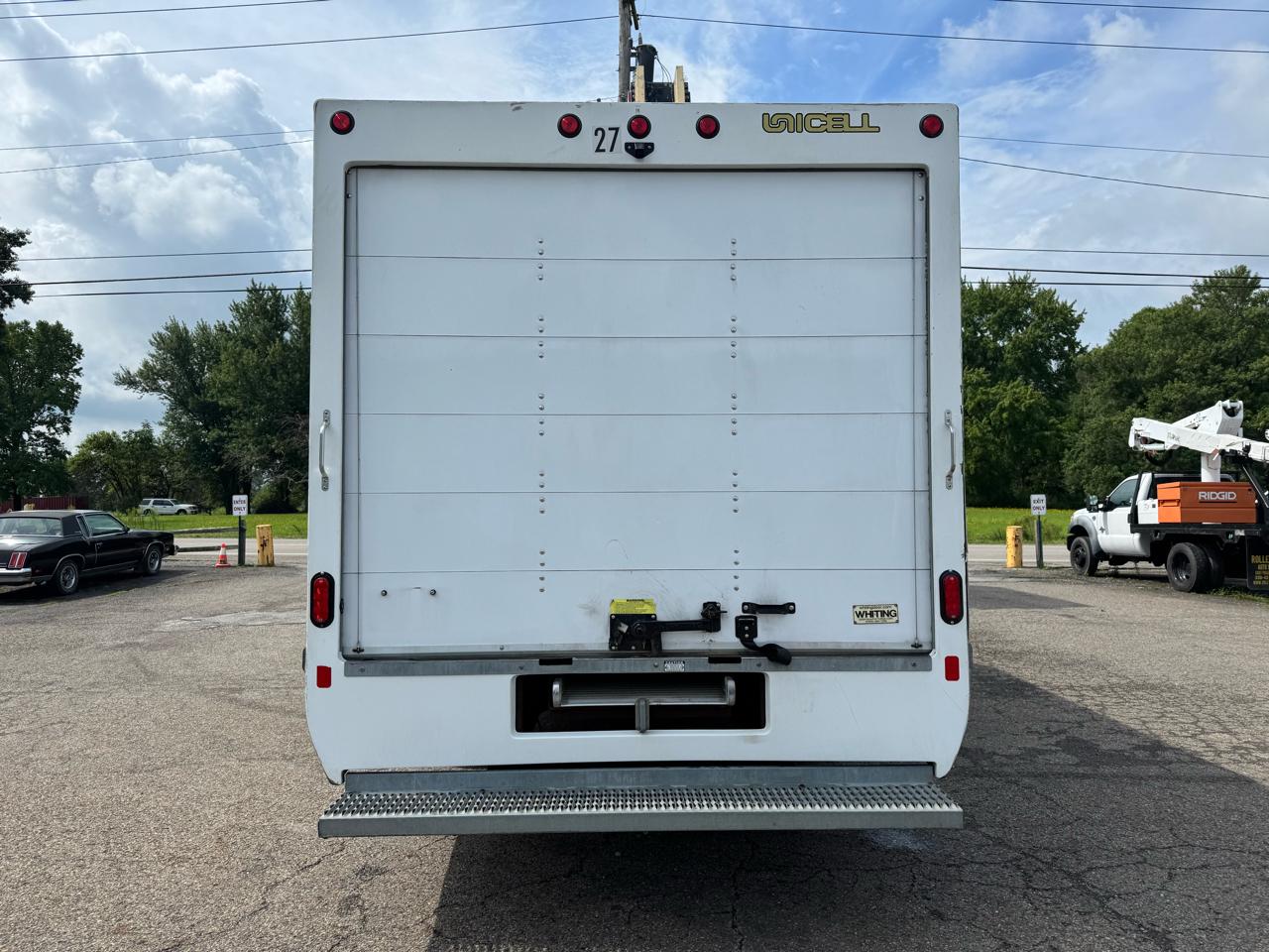 Chevrolet Express Commercial Cutaway 3500 Van 177" 2024