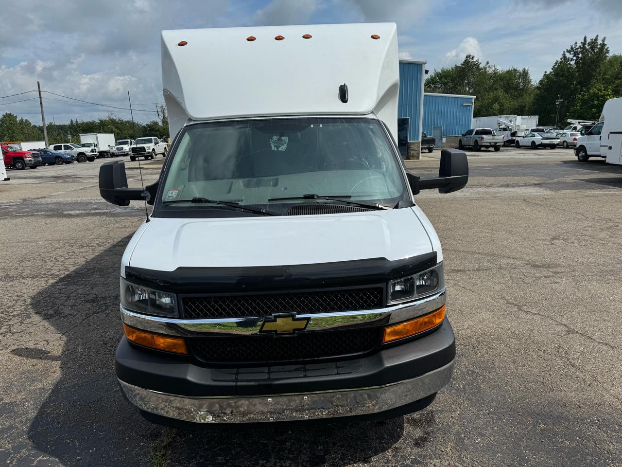 Chevrolet Express Commercial Cutaway 3500 Van 177" 2024