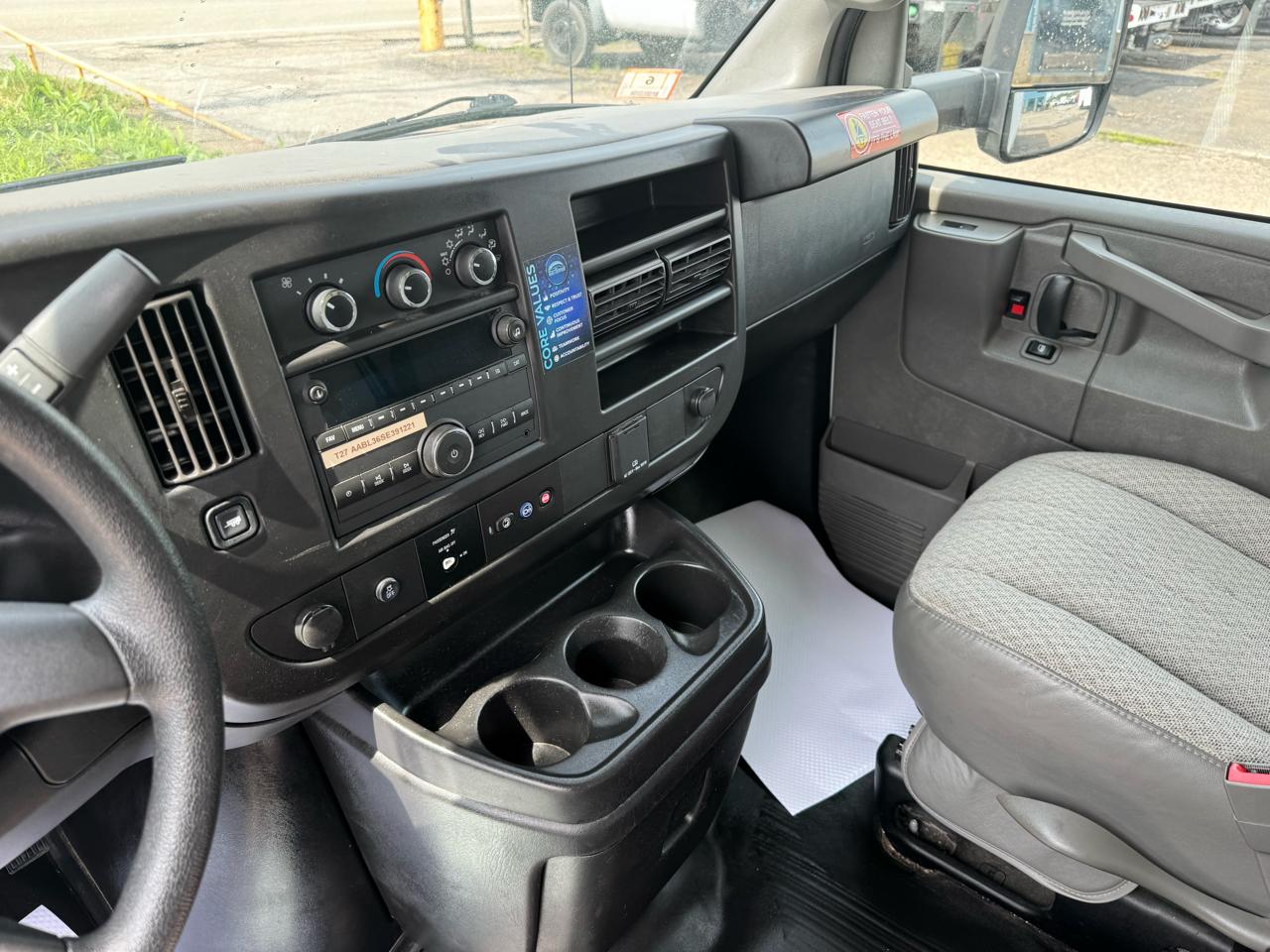 Chevrolet Express Commercial Cutaway 3500 Van 177" 2024