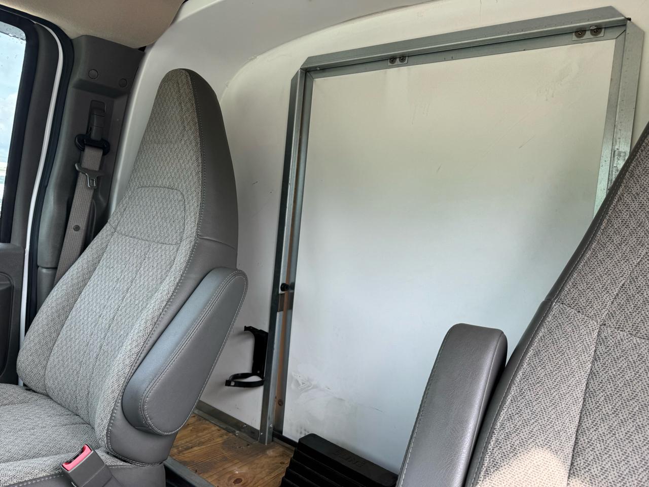 Chevrolet Express Commercial Cutaway 3500 Van 177" 2024
