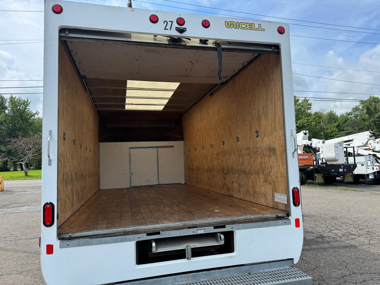 Chevrolet Express Commercial Cutaway 3500 Van 177" 2024