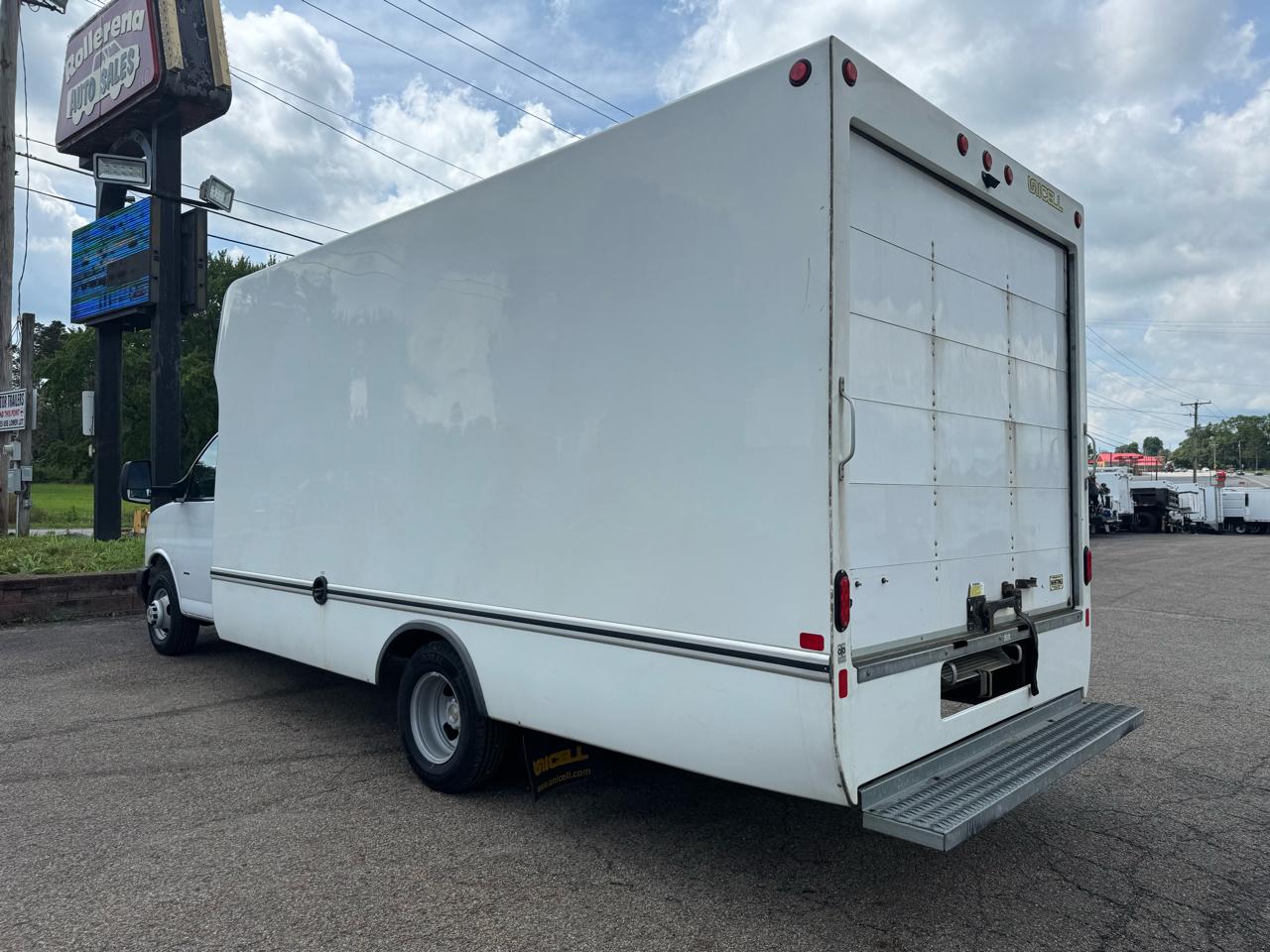Chevrolet Express Commercial Cutaway 3500 Van 177" 2023