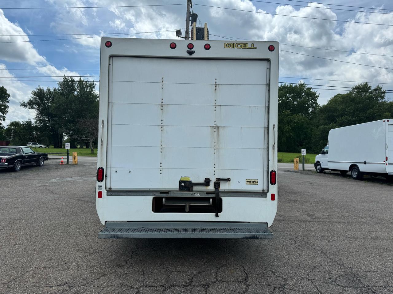 Chevrolet Express Commercial Cutaway 3500 Van 177" 2023