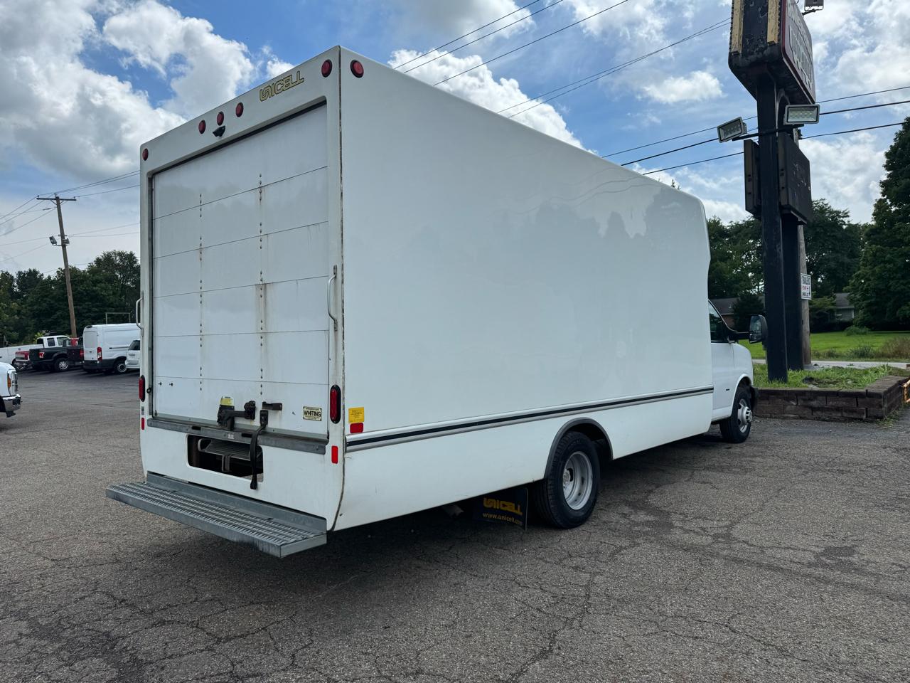 Chevrolet Express Commercial Cutaway 3500 Van 177" 2023