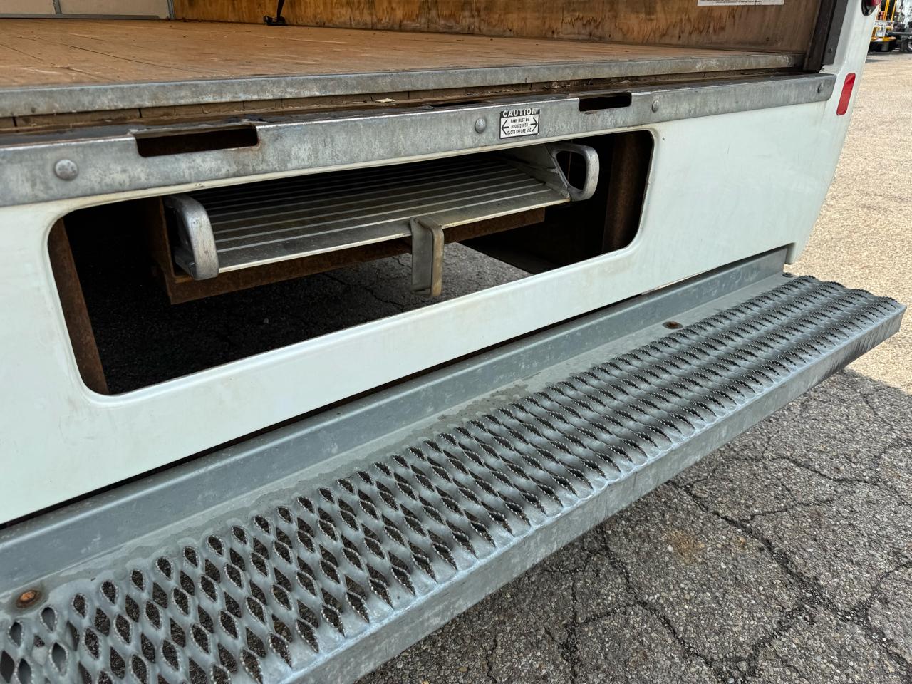 Chevrolet Express Commercial Cutaway 3500 Van 177" 2023