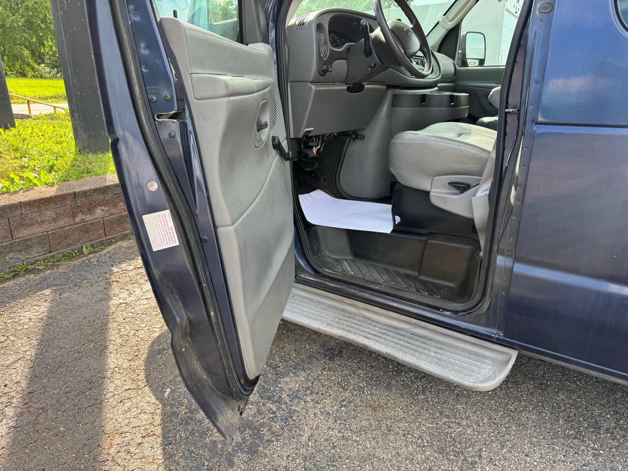 Ford Econoline Wagon E-350 Super Ext XLT 2006