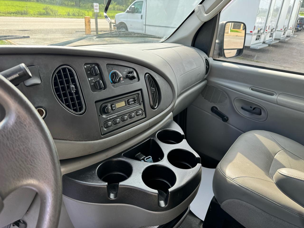 Ford Econoline Wagon E-350 Super Ext XLT 2006