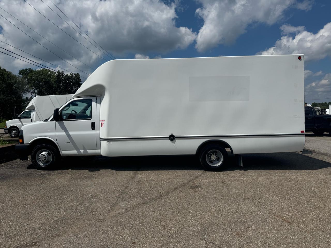 Chevrolet Express Commercial Cutaway 3500 Van 177" 2024