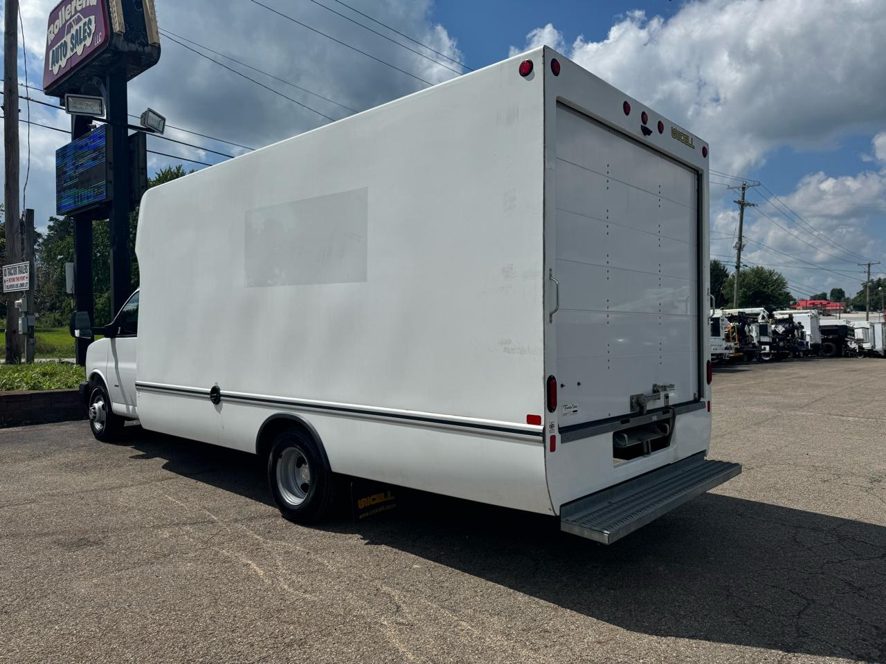 Chevrolet Express Commercial Cutaway 3500 Van 177" 2024