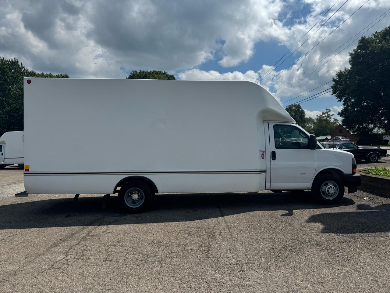 Chevrolet Express Commercial Cutaway 3500 Van 177" 2024