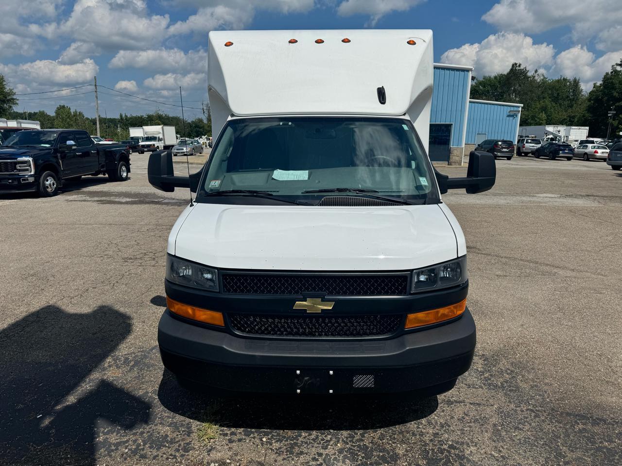 Chevrolet Express Commercial Cutaway 3500 Van 177" 2024