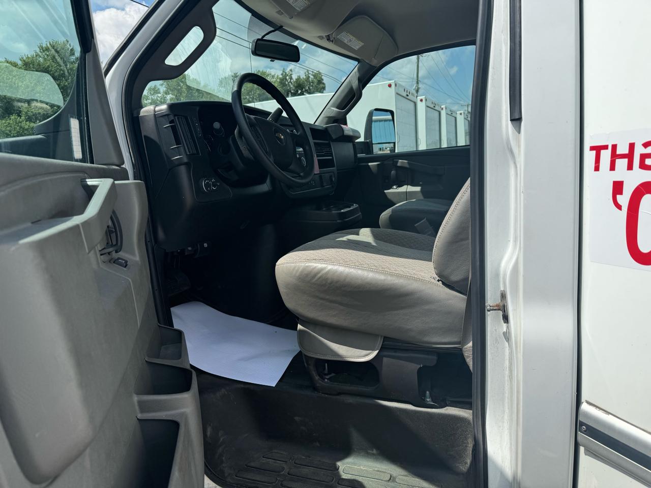 Chevrolet Express Commercial Cutaway 3500 Van 177" 2024
