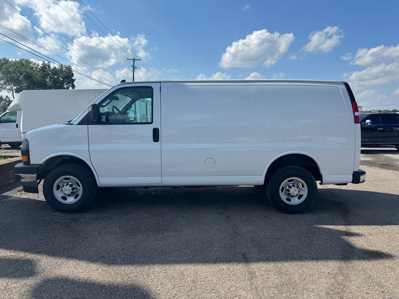 Chevrolet Express Cargo Van RWD 2500 135" 2023