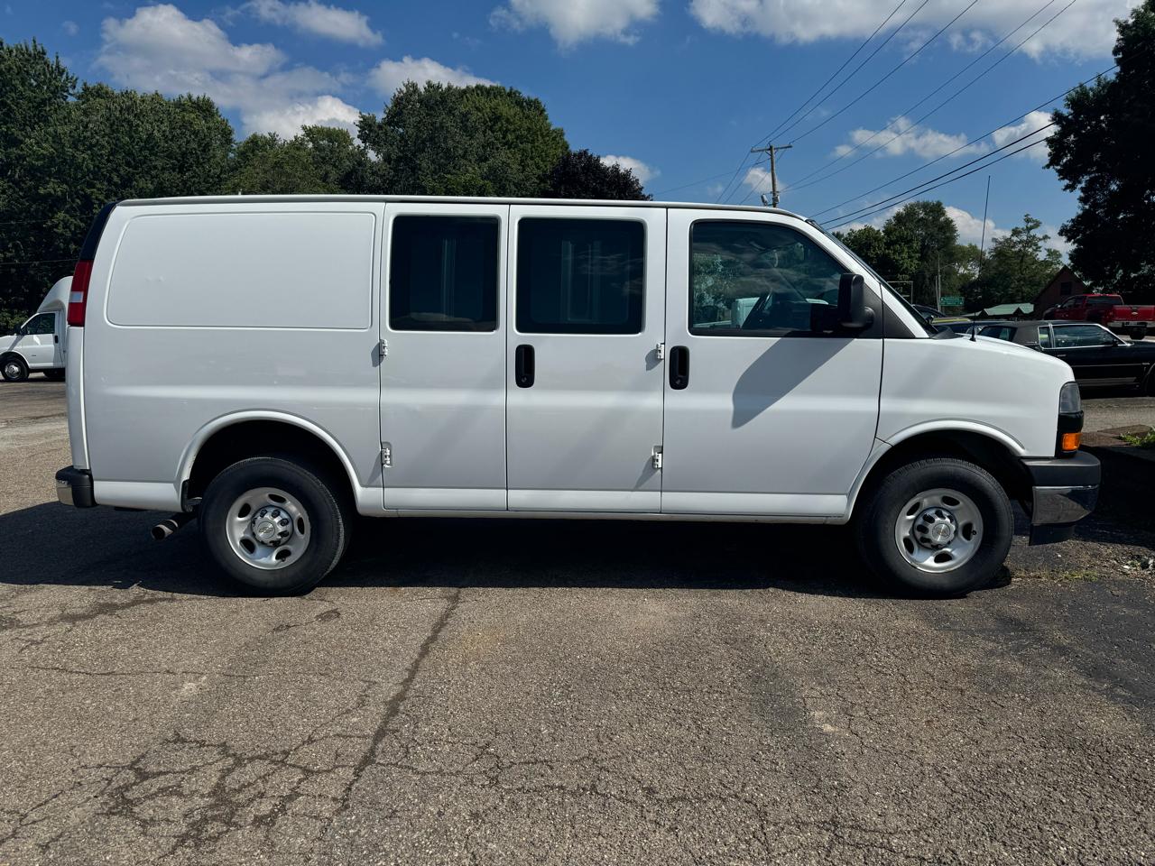Chevrolet Express Cargo Van RWD 2500 135" 2023