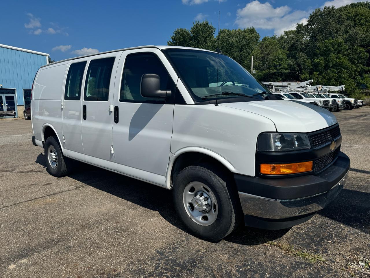Chevrolet Express Cargo Van RWD 2500 135" 2023