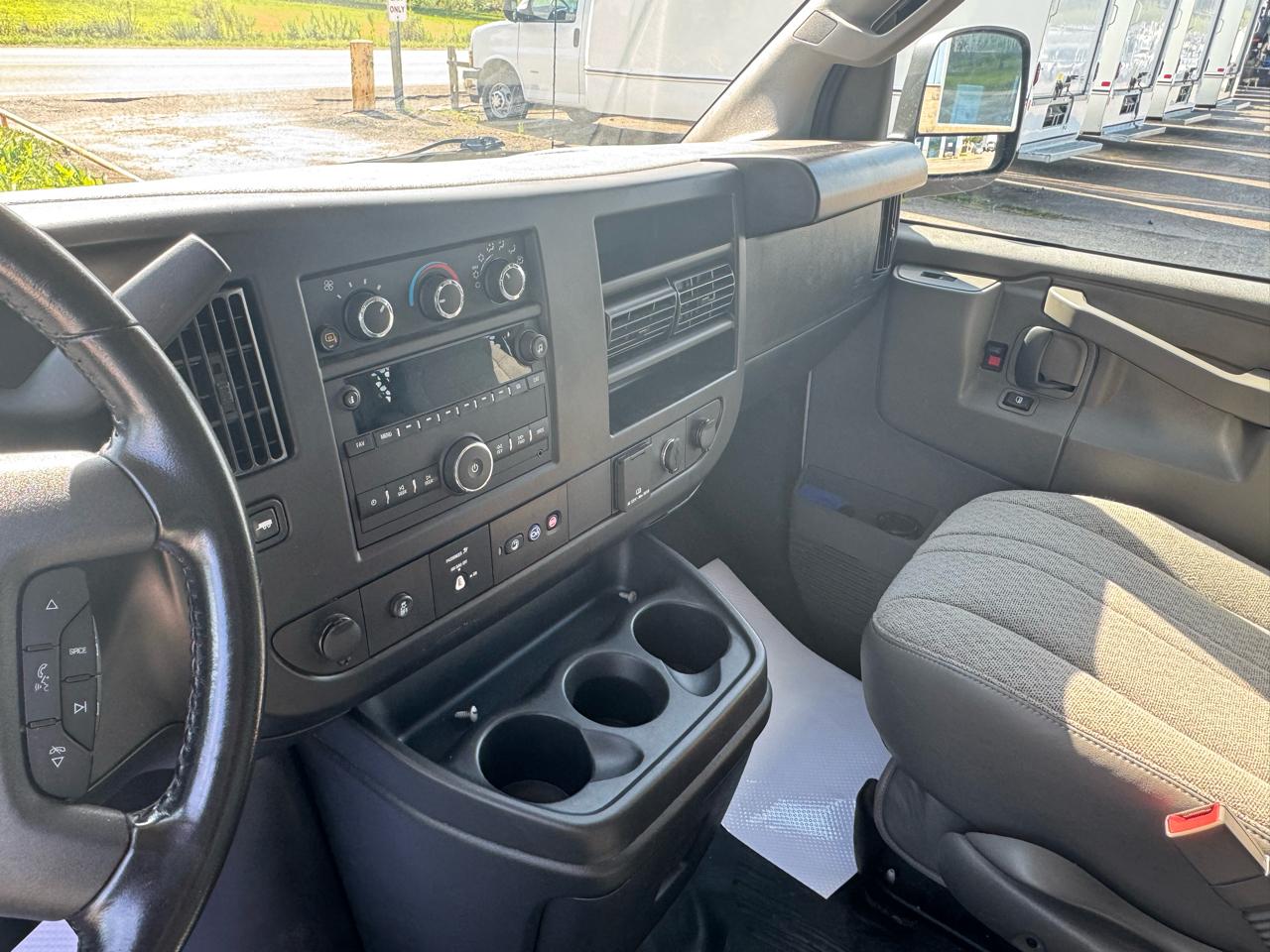 Chevrolet Express Cargo Van RWD 2500 135" 2023